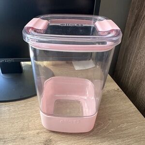 Ello Pink Airtight 9 Cup Storage Container